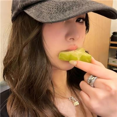少女上了瘾封面